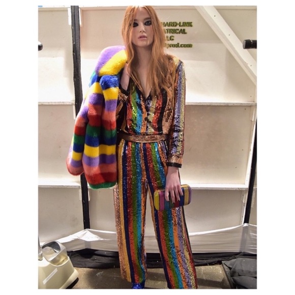 ALICE + OLIVIA Keir Sequin Top - Picture 13 of 17